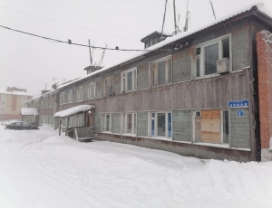 В Советском расселят аварийное общежитие 70-х годов постройки